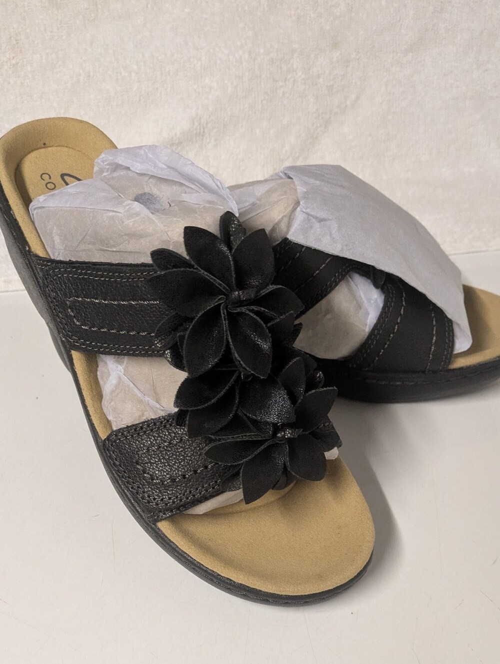Comfort Slide Sandals with Floral Accent - Black Clarks 6.5 New In Box